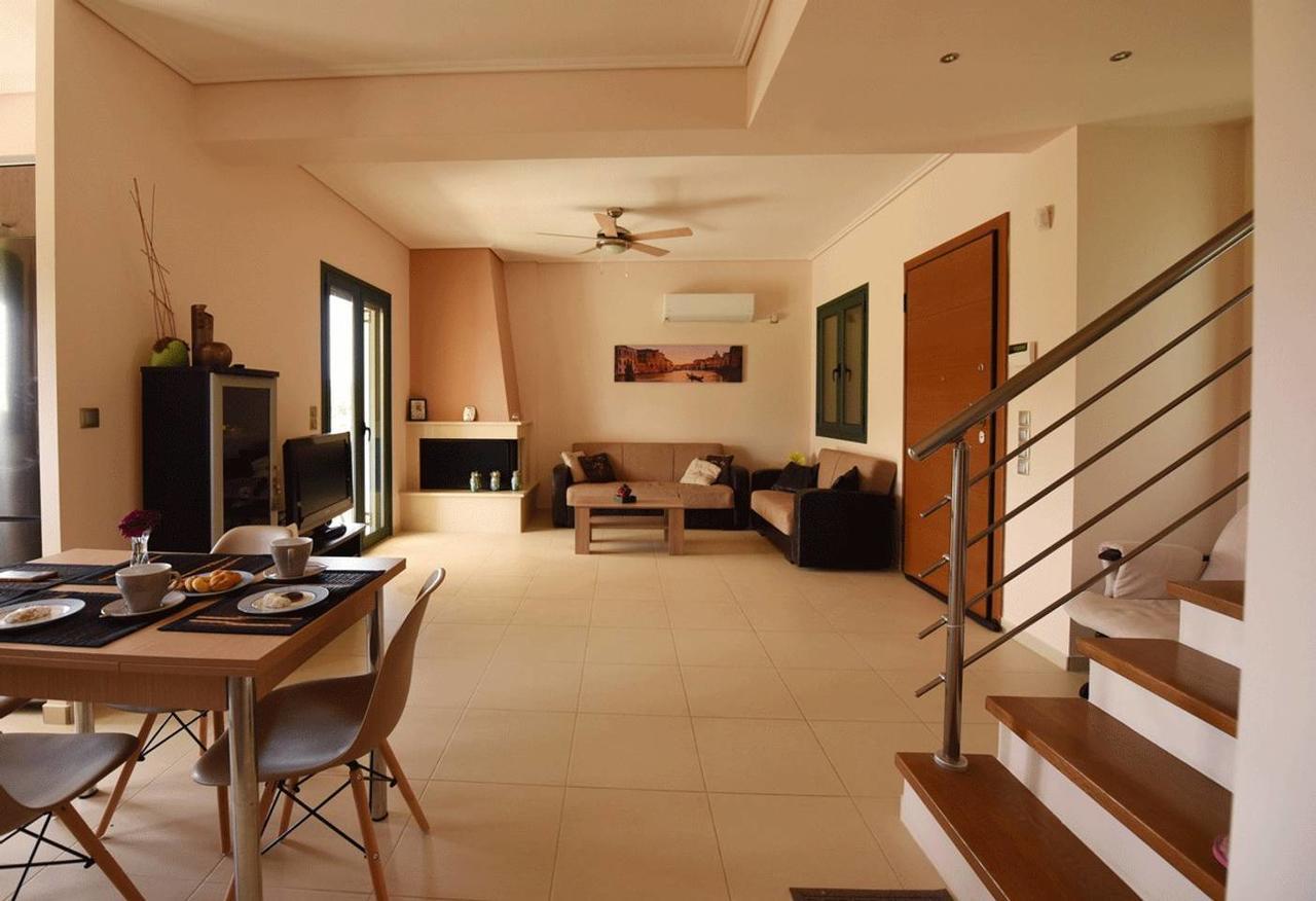 Panelma Villa Tranquil Coastal Retreat In Zacharo Tholon Luaran gambar