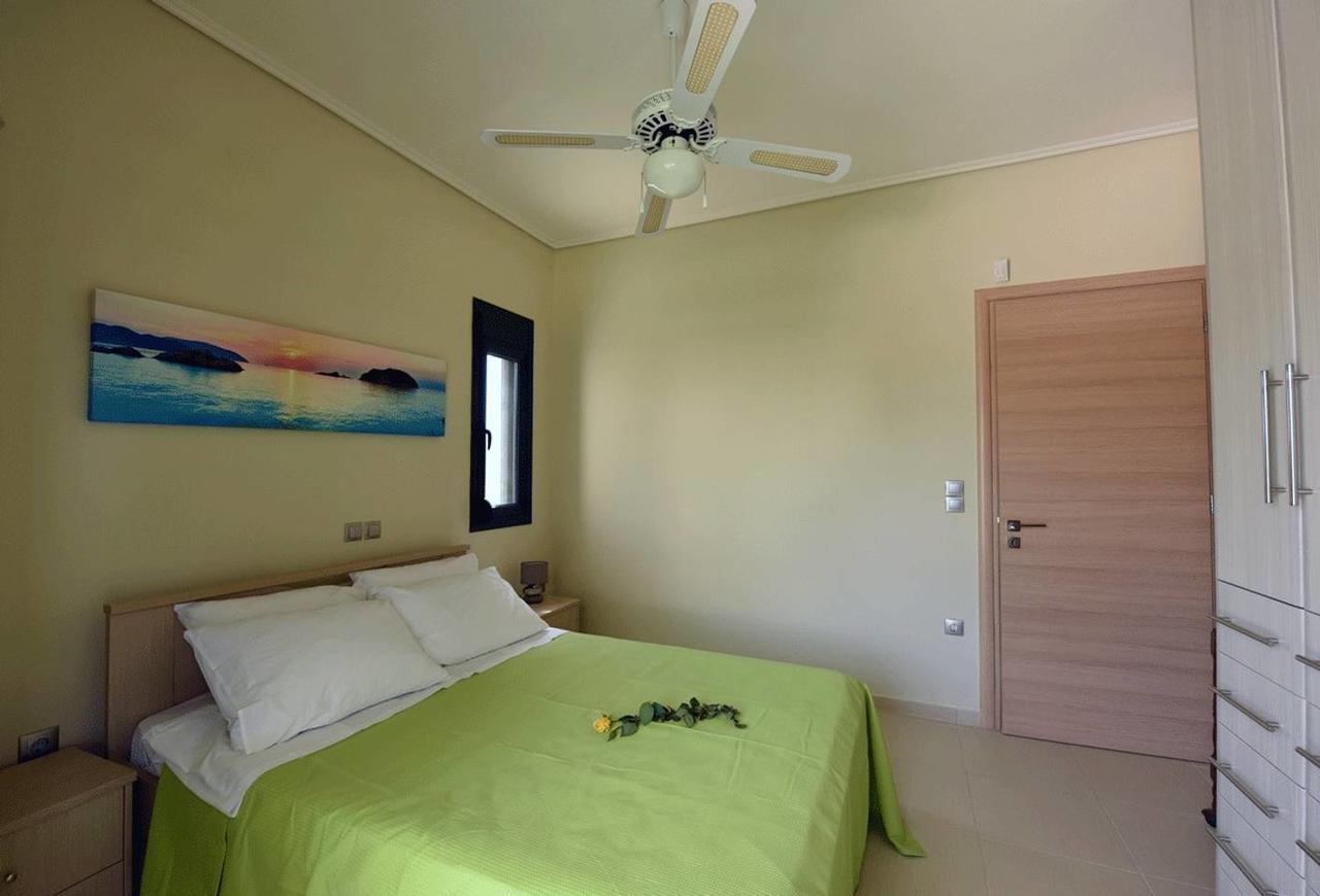 Panelma Villa Tranquil Coastal Retreat In Zacharo Tholon Luaran gambar