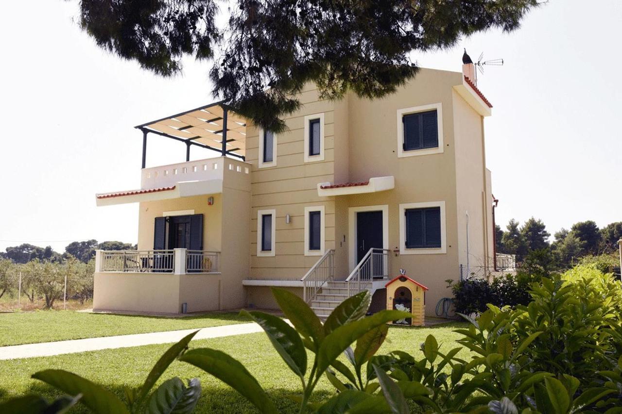Panelma Villa Tranquil Coastal Retreat In Zacharo Tholon Luaran gambar